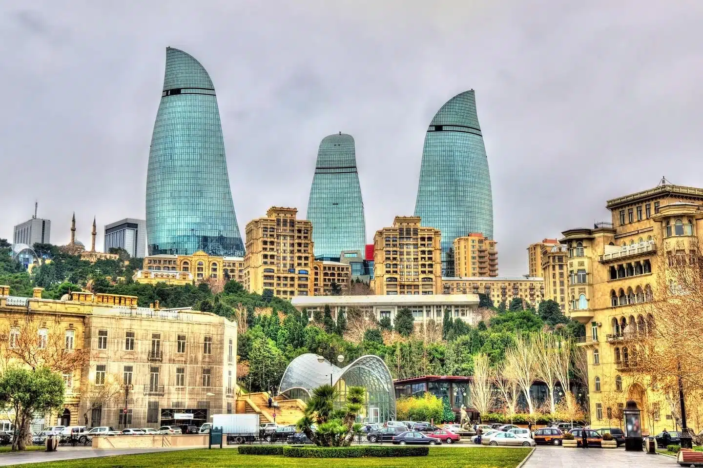 baku—zentrum-adobestock-106778505