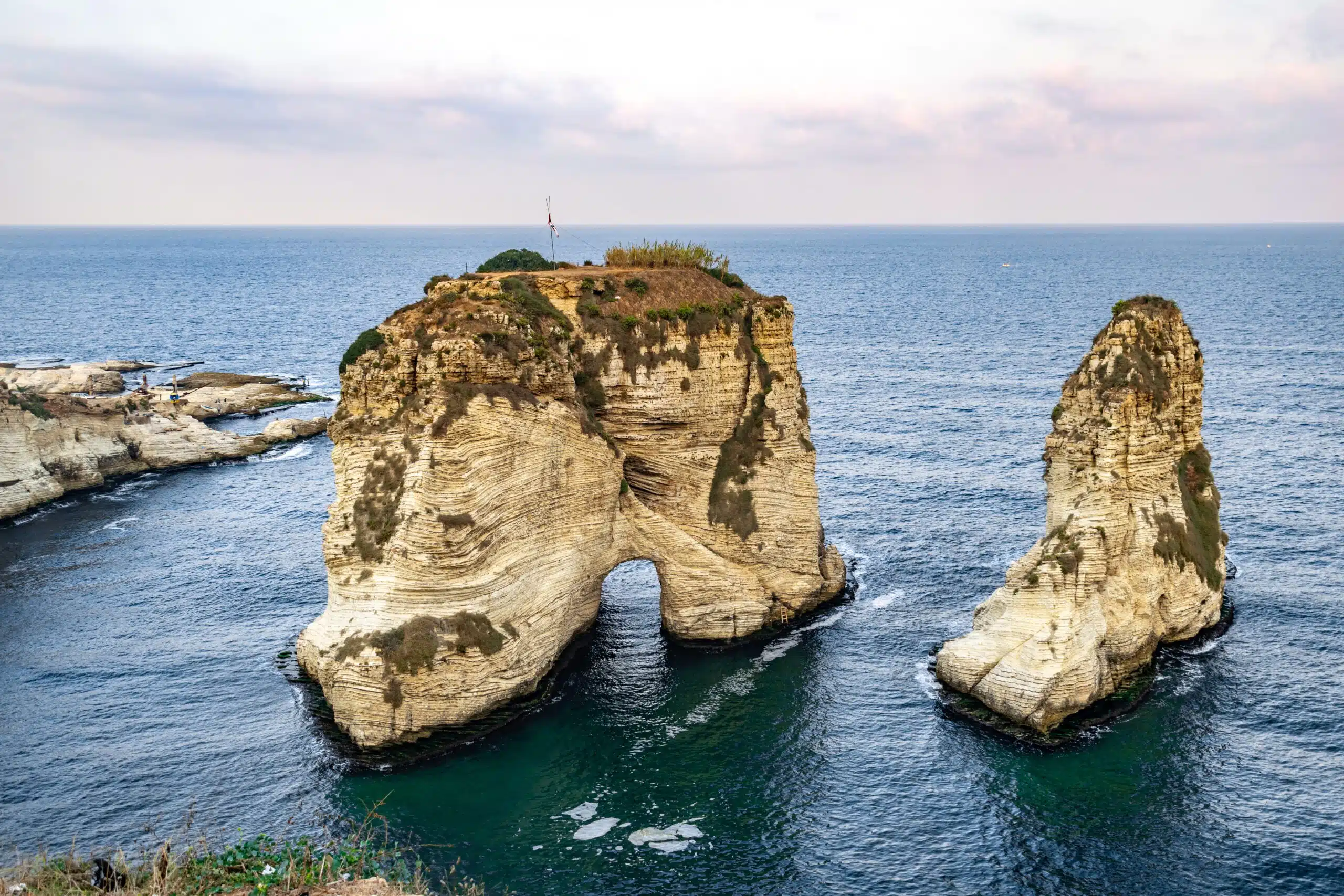 rouche-symbol-lebanon-capital-beirut-pigeon-rocks (1)