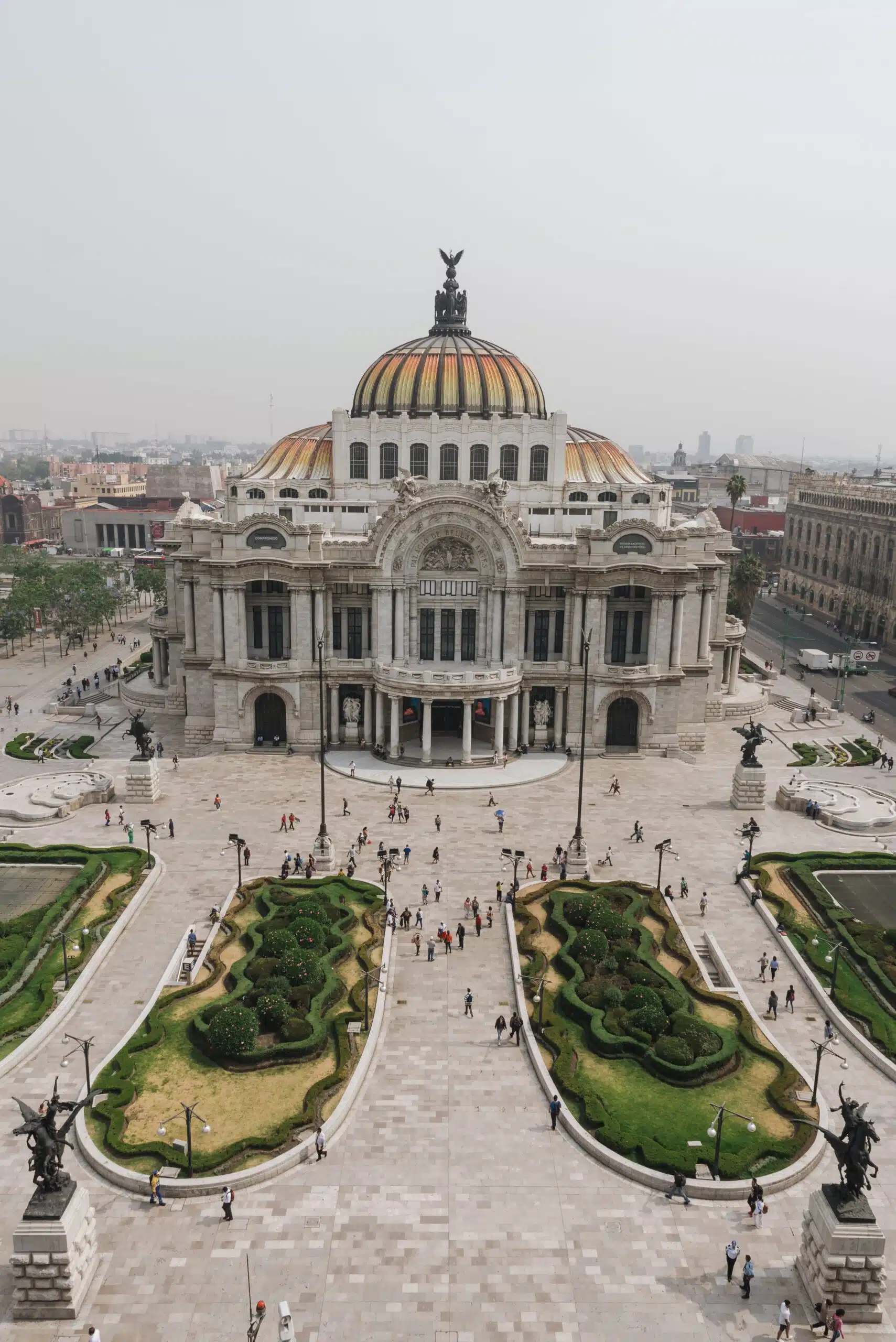 Vertical shot of the Palace of Fine Arts in Mexico