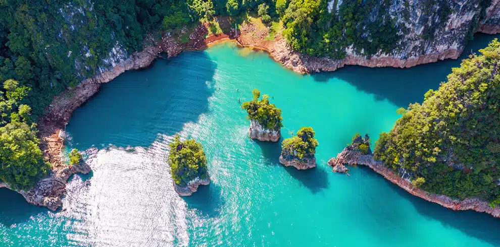 aerial-view-beautiful-mountains-ratchaprapha-dam-khao-sok-national-park-surat-thani-province-thailand