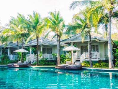 احجز الآن رحلتك إلى ماليزيا في يوليو 2025 مع العنان للسفر. 8 أيام تشمل كوالالمبور، سيلانجور، ولنكاوي، مع إقامة فندقية وطيران داخلي وجولات – بسعر يبدأ من 2440 ريال.