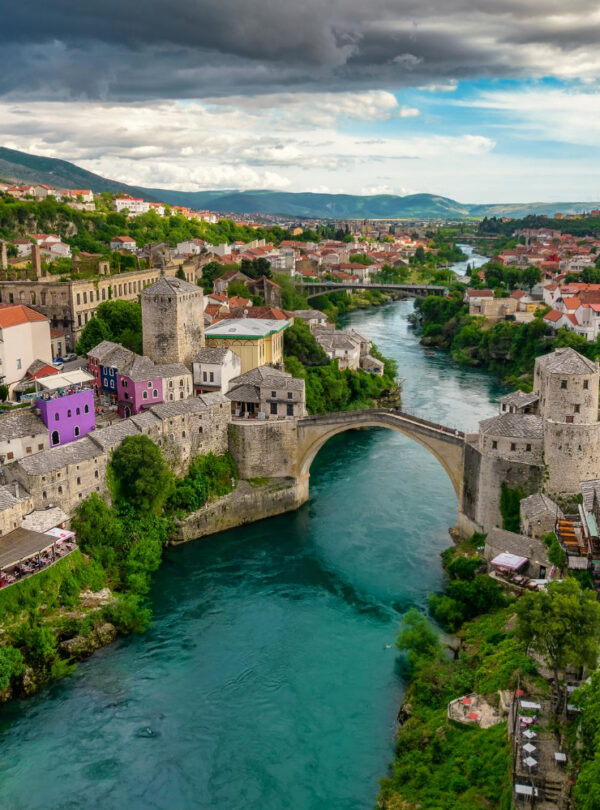 استمتع برحلة سياحية إلى البوسنة 2025 مع برنامج 7 أيام يشمل سراييفو، ترافنيك، ويايتسي. الإقامة مع الإفطار، جولات يومية بسيارة خاصة، وتنقلات كاملة – عروض خاصة للسعوديين تبدأ من 2885 ريال للفرد.