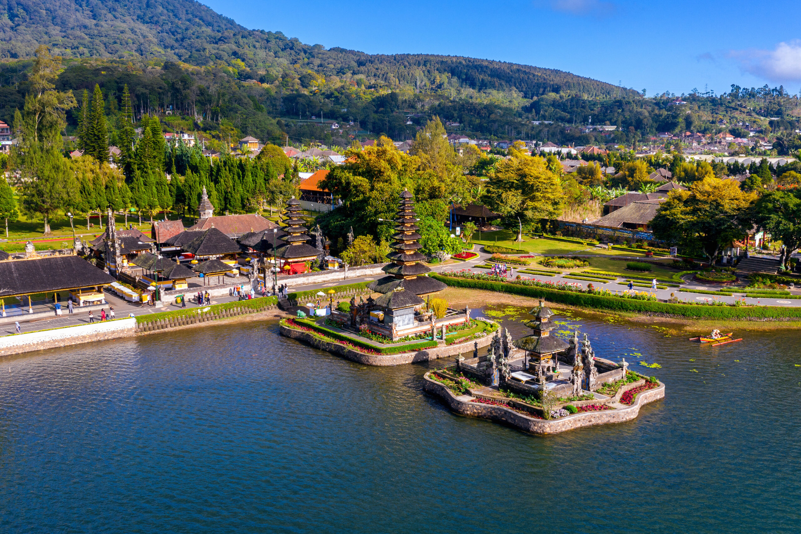 pura ulun danu bratan temple bali indonesia scaled